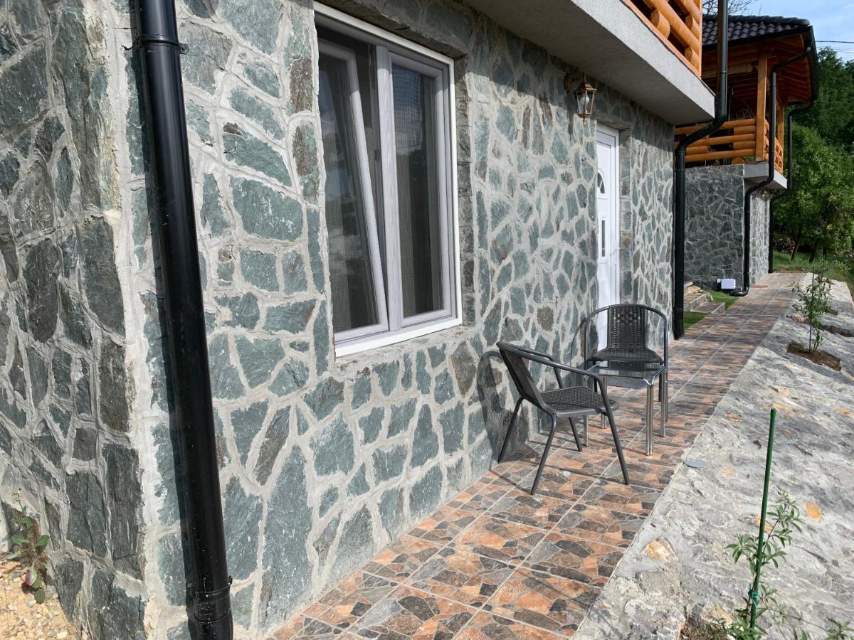 Boja Zalaska - Kameni Apartman ยาโกดินา ภายนอก รูปภาพ